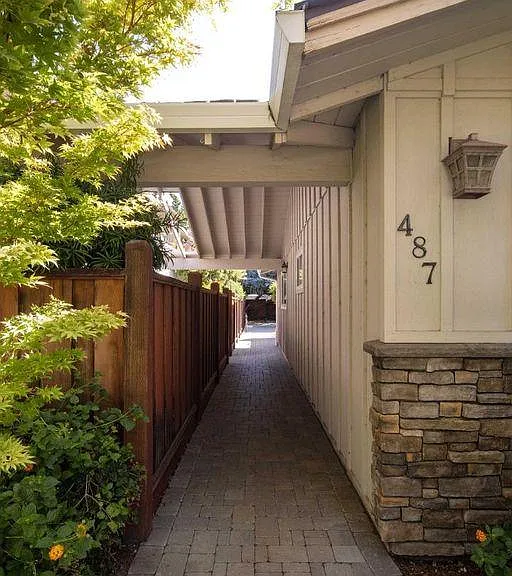 487 Tyndall St #5 — Photo 4