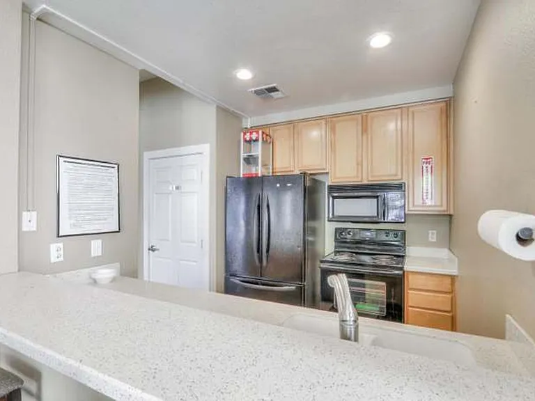 415 N 2nd St #343 — Photo 31