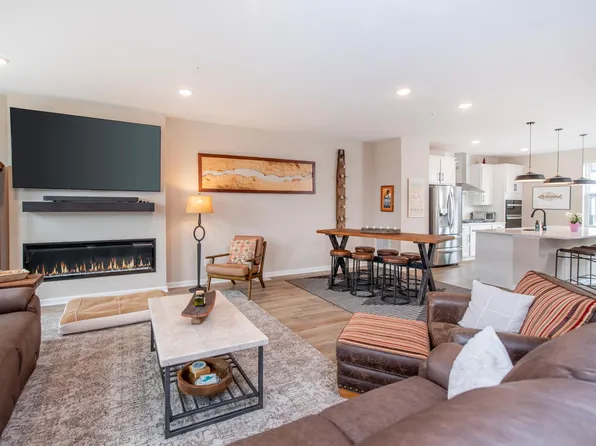 900 Mount Curve Blvd #L, Saint Paul, MN 55116