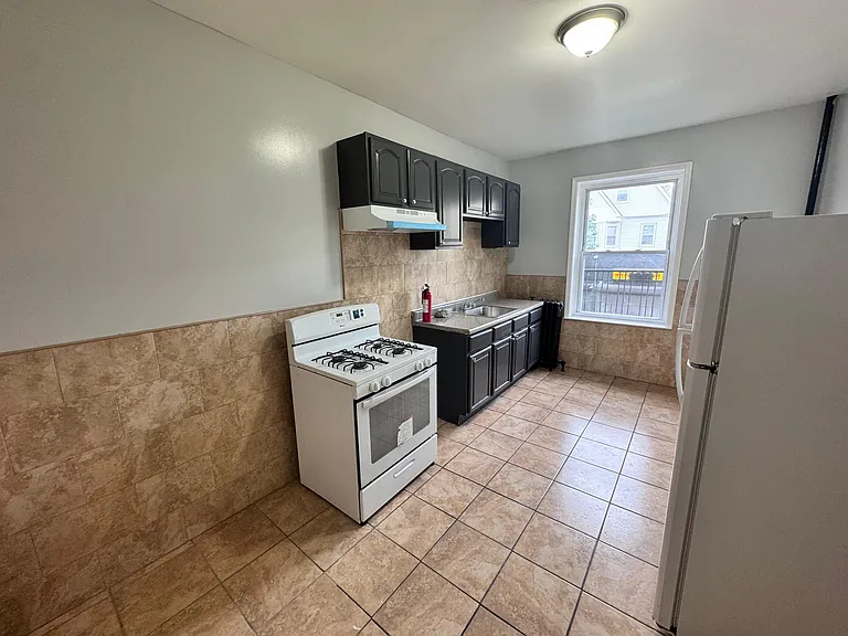 52-64 4th Ave #23 — Photo 3