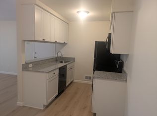 29141 Hayes Rd APT 32B, Warren, MI 48088