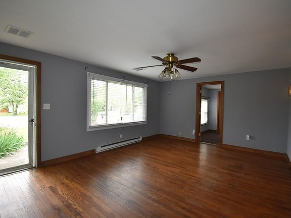 4th image of 3968 Sally Dr