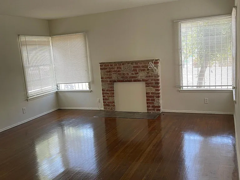 10940 Roebling Ave #10940 — Photo 12