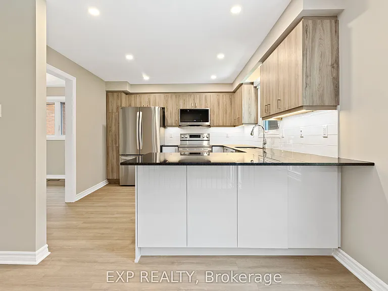 869 Maryland Ave — Photo 12