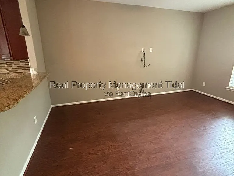 257 Carnelian St — Photo 12