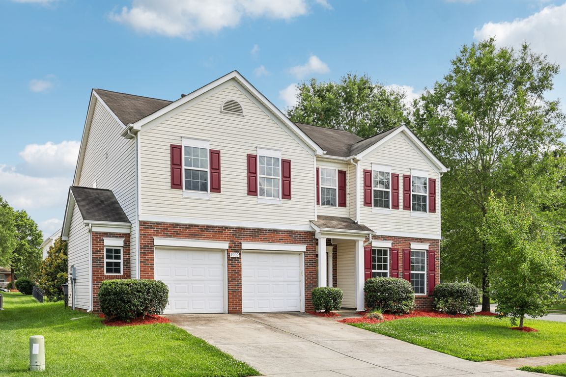 Abode Lily Ln-1206-002.jpg
