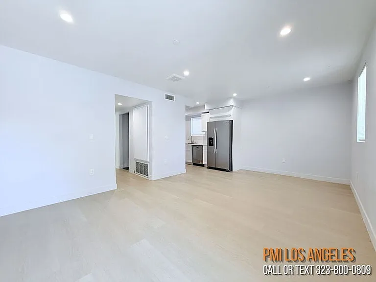 206 E 87th St — Photo 9
