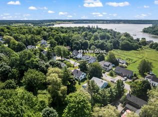 49 Hyler St, Thomaston, ME 04861