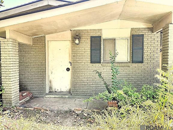 4th image of 382 Huntington Dr