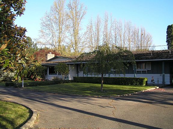 Horseshoe driveway
