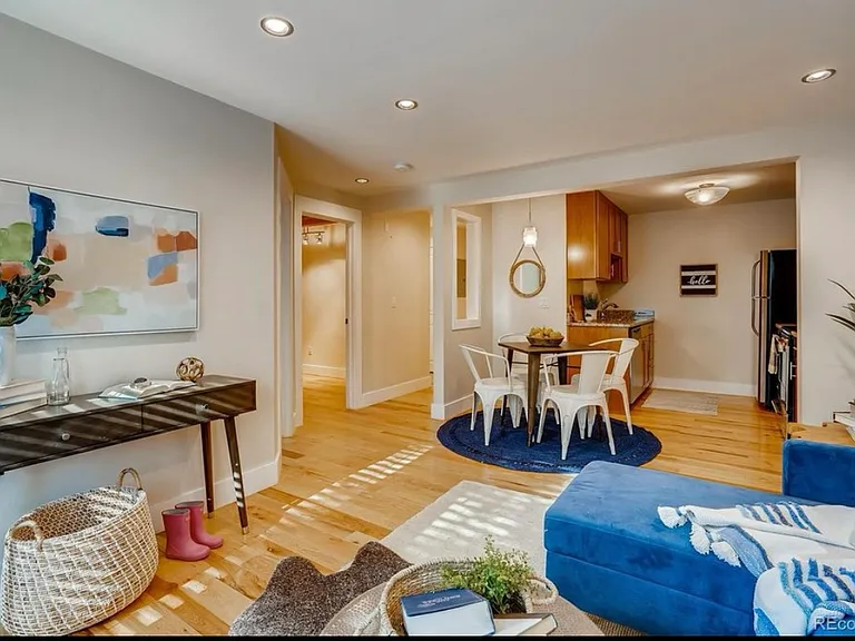 2460 W Caithness Pl — Photo 2