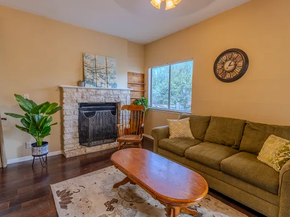 1013 Chestnut St APT C4, San Marcos, TX 78666