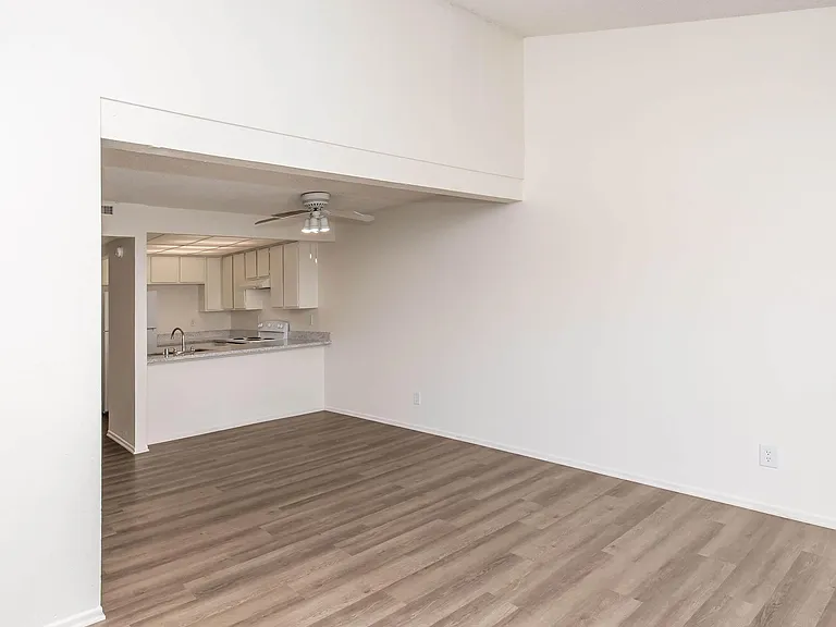 Eastwood Apartment Homes — Photo 49