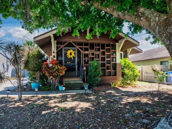 948 Dora Ave, Tavares, FL 32778