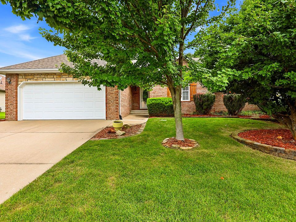 1st image of 301 E Cypress Street