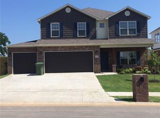 2402 Lakewood Dr, Lowell, AR 72745