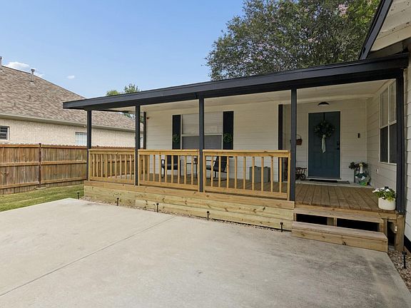 3rd image of 8205 Arrowhead Ln