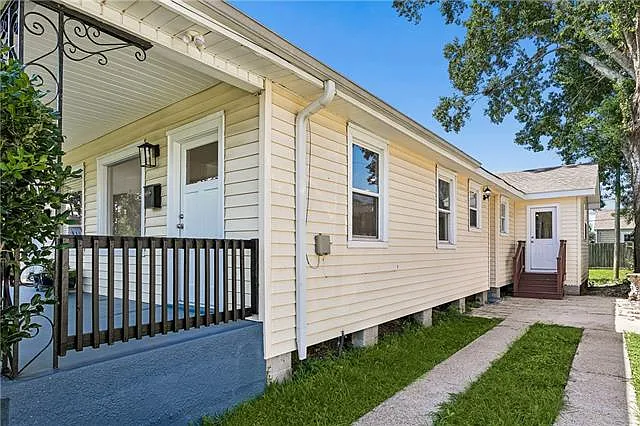 2213 James St — Photo 13