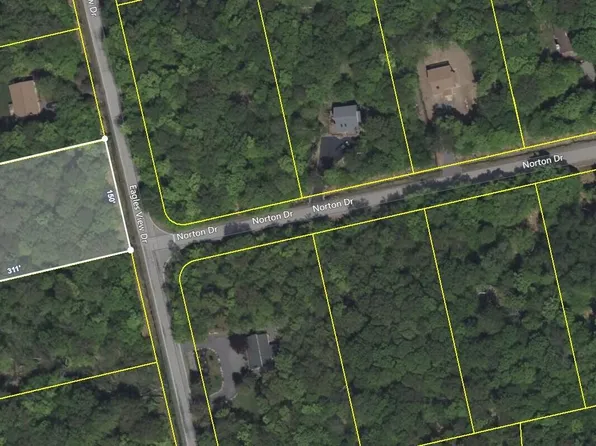 2503 Eagles View Dr, Gouldsboro, PA 18424