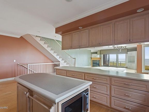 5th image of 3664 Woodgate Dr #1
