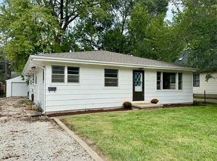 914 W Maple St, Champaign, IL 61821