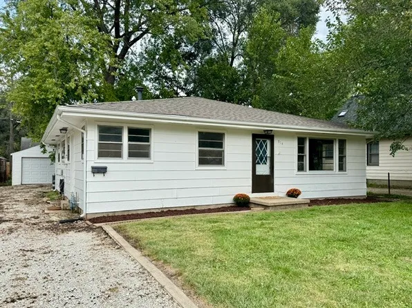 914 W Maple St, Champaign, IL 61821