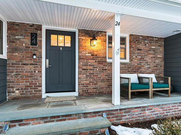 4th image of 24 Wharton Way