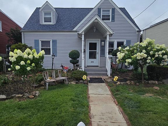 2nd image of 215 Sherry St