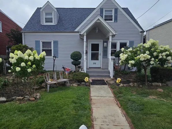 215 Sherry St, Woodbridge, NJ 07095