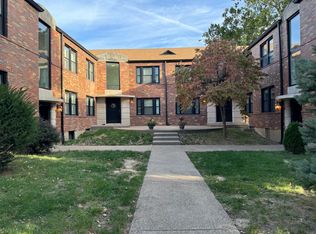 7741 Arthur Ave #2W, Saint Louis, MO 63117