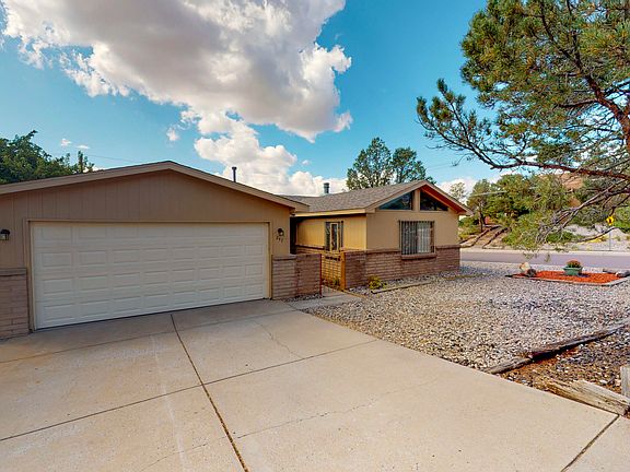 3rd image of 247 Monte Largo Dr NE