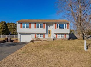 103 White Fox Rd, Feeding Hills, MA 01030