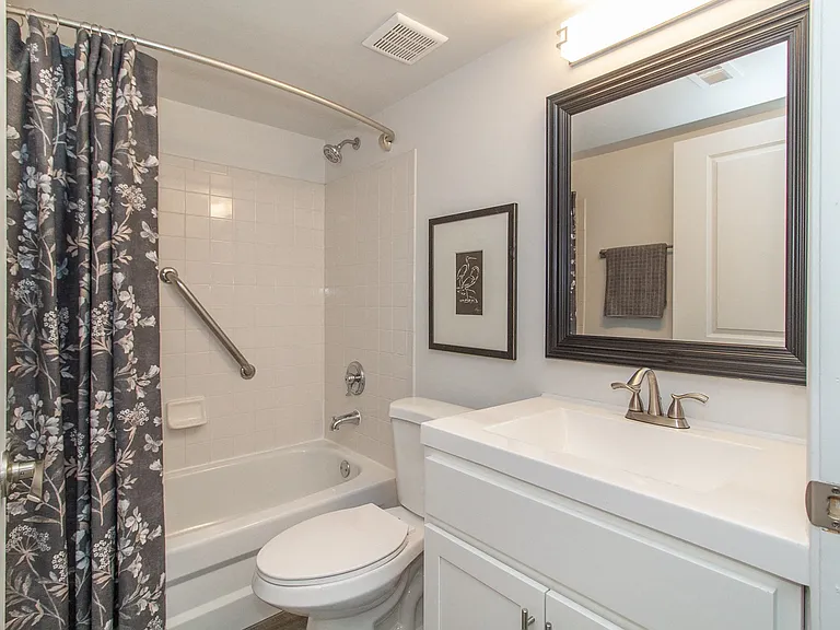 Ivy Hills Living Spaces — Photo 136