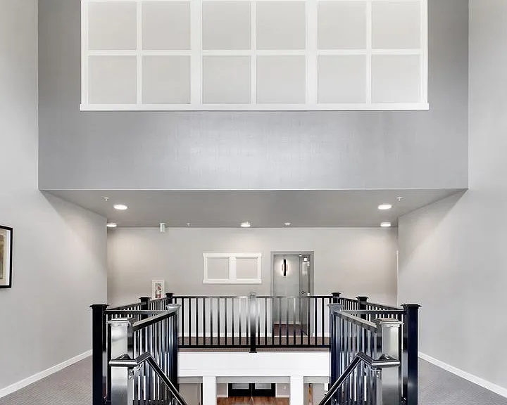 Kingsway Apartments — Photo 6