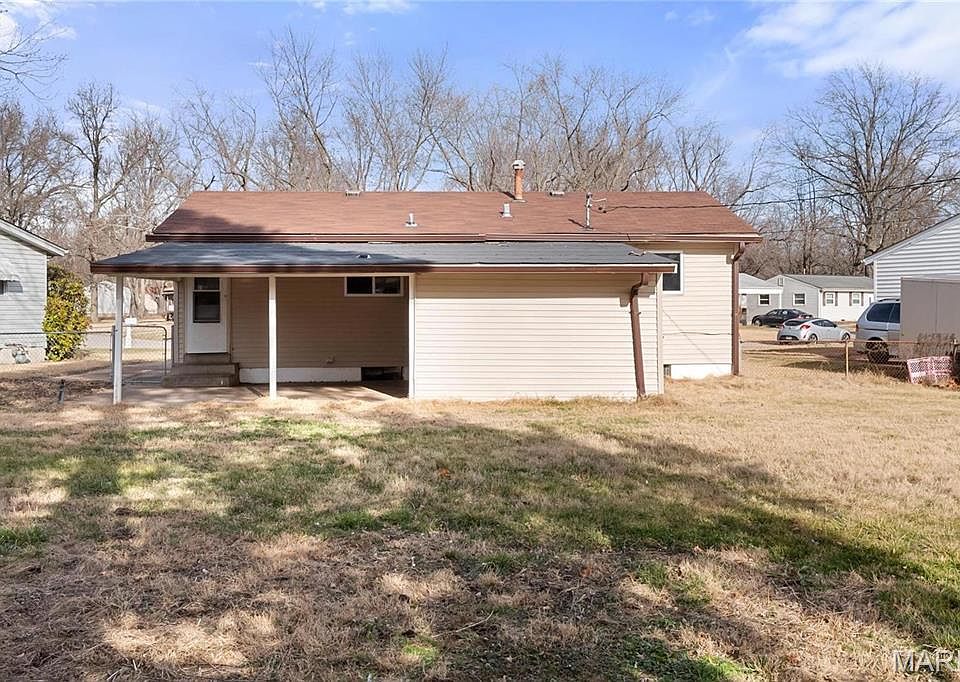 2nd image of 1476 Widefields Ln