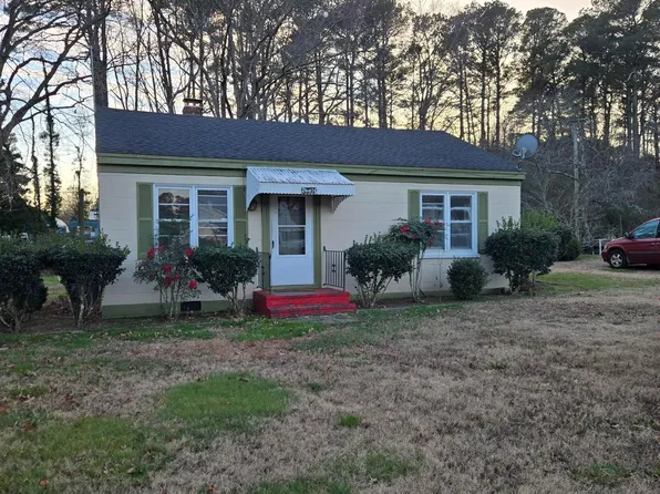 24036 Bennett St, Parksley, VA 23421