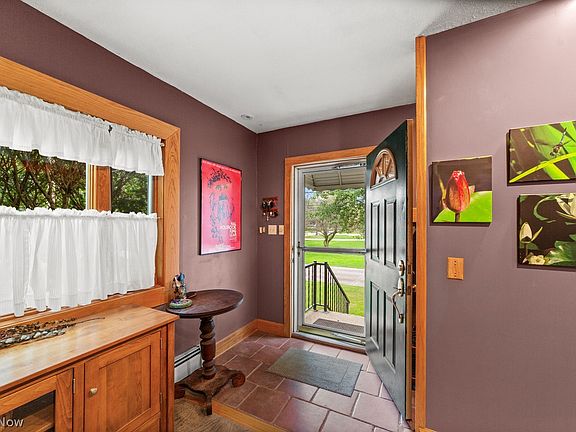 5th image of 11099 Albion Rd
