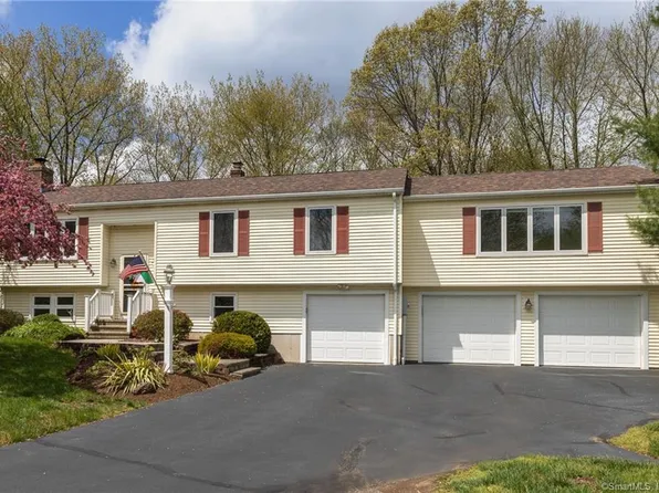 40 Abbey Court, Cheshire, CT 06410