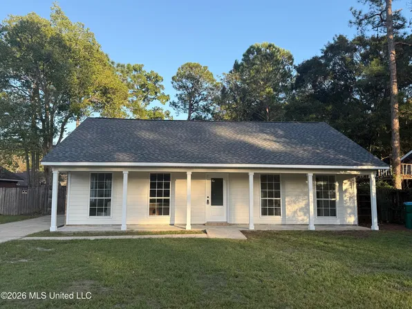 2208 Starfish Rd, Gautier, MS 39553