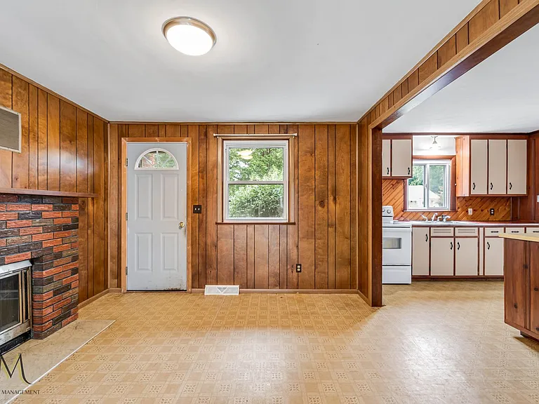 38 Anne St — Photo 11
