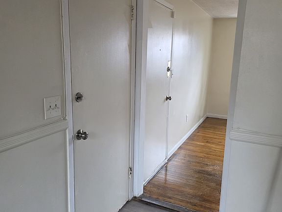 5th image of 207 Maplewood Ave #14