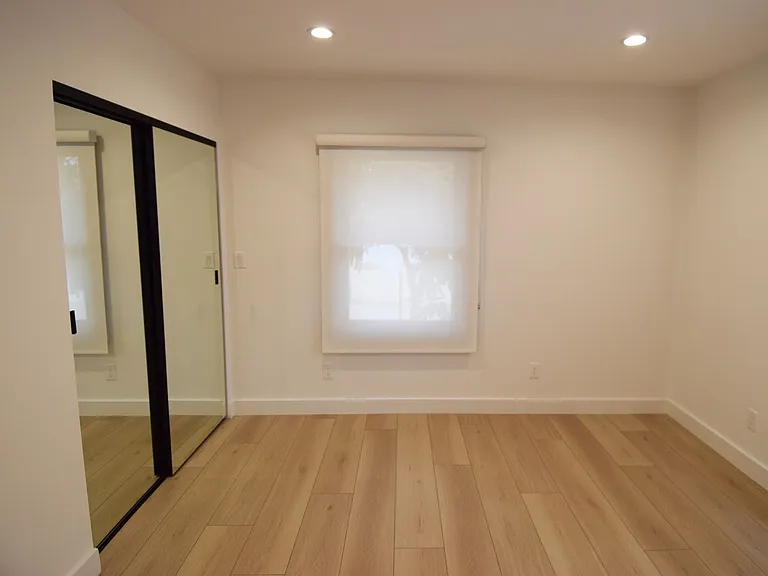 317 Ocean Park Blvd — Photo 24