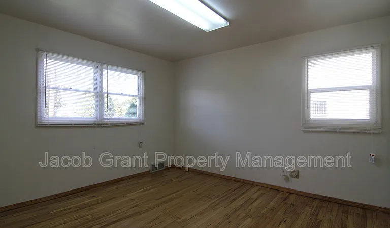 1517 Beverly Rd — Photo 6