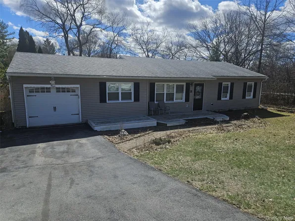 3 plymouth Rock Court, Washingtonville, NY 10992