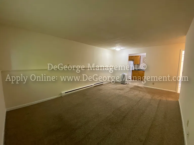 Woodside Court Apartments — Photo 20