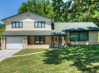 924 Oak Park Rd, Council Bluffs, IA 51503