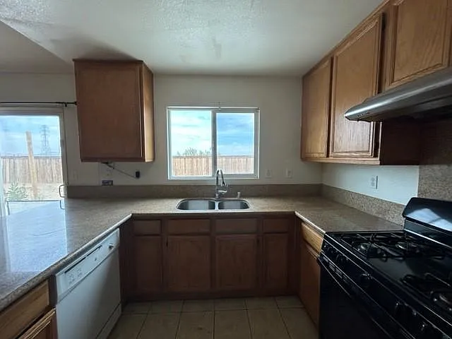 10198 Kemper Avenue — Photo 4
