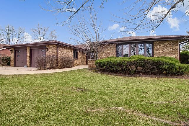 1st image of 321 S Knollwood Dr