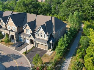 2449 Village Cmn, Oakville, ON L6M 0S2
