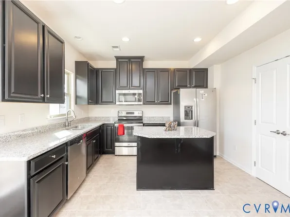 16709 Gossamer Dr, Moseley, VA 23120